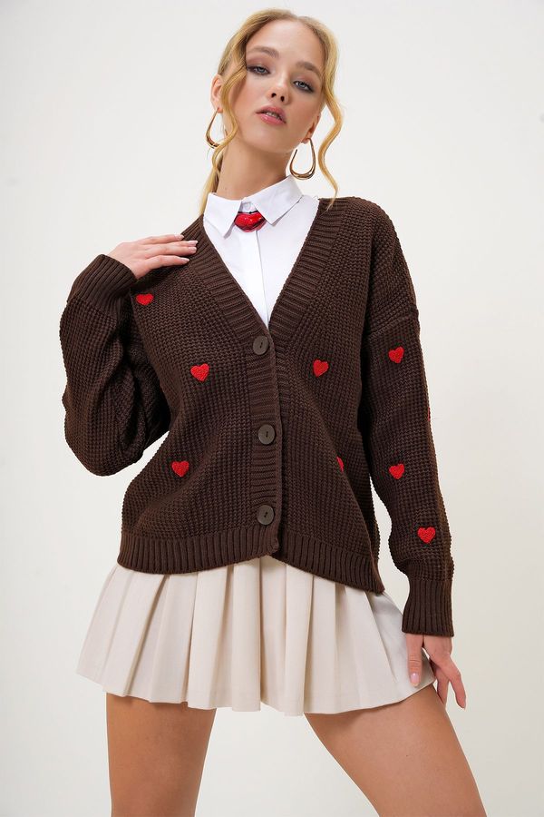 Trend Alaçatı Stili Trend Alaçatı Stili Women's Dark Brown V Neck Heart Embroidered Knitwear Cardigan