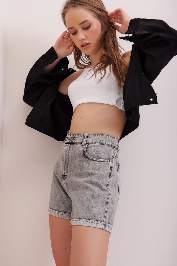Trend Alaçatı Stili Trend Alaçatı Stili Women's Gray Double Leg High Waist Denim Shorts