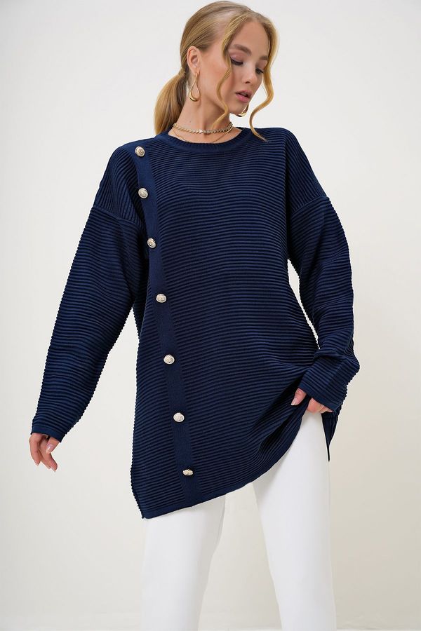 Trend Alaçatı Stili Trend Alaçatı Stili Women's Navy Blue Crew Neck Gold Button Detail Knitwear Sweater