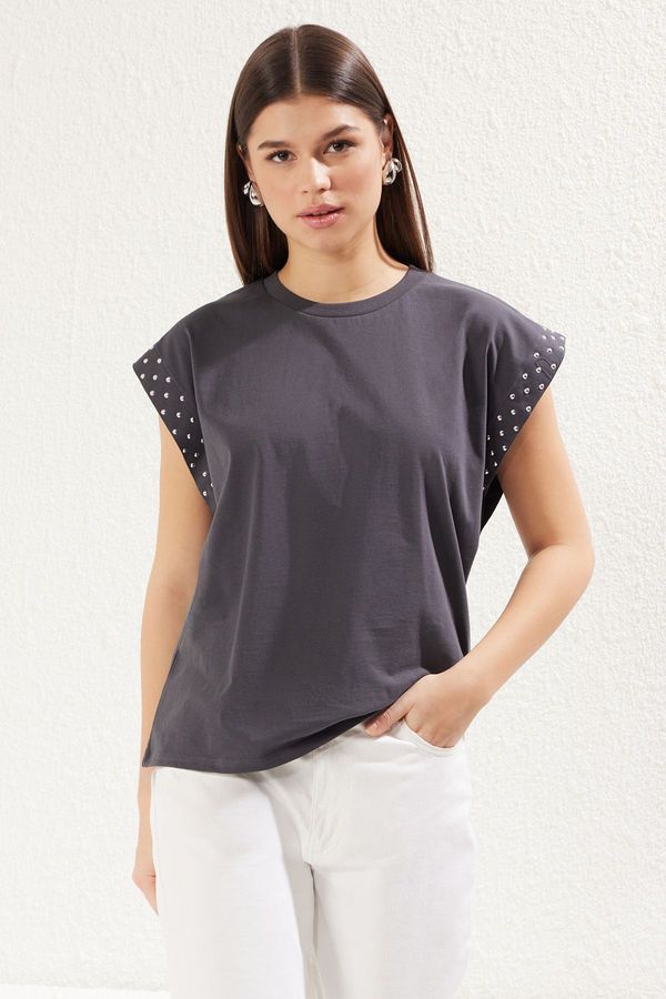 Trendyol Trendyol Anthracite 100% Cotton Staple Detail Relaxed Crew Neck Knitted T-Shirt with Padded Look