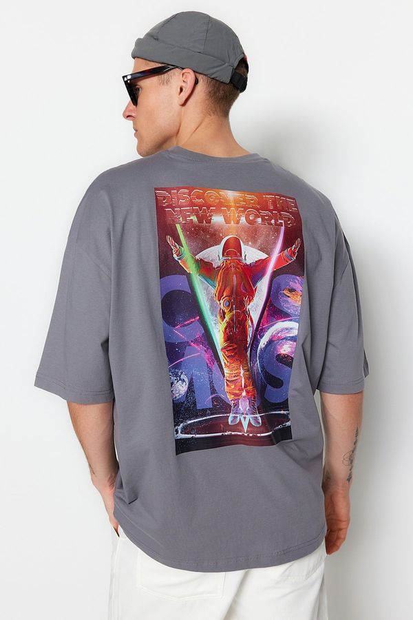 Trendyol Trendyol антрацит мъжки извънгабаритни/широки нарязани екипажа врата къс ръкав пространство отпечатани 100% памук тениска.