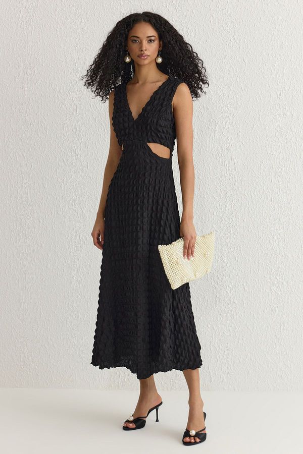 Trendyol Trendyol Black A-Line Cut Out/Window Detail V Neck Blush Woven Chic Dress