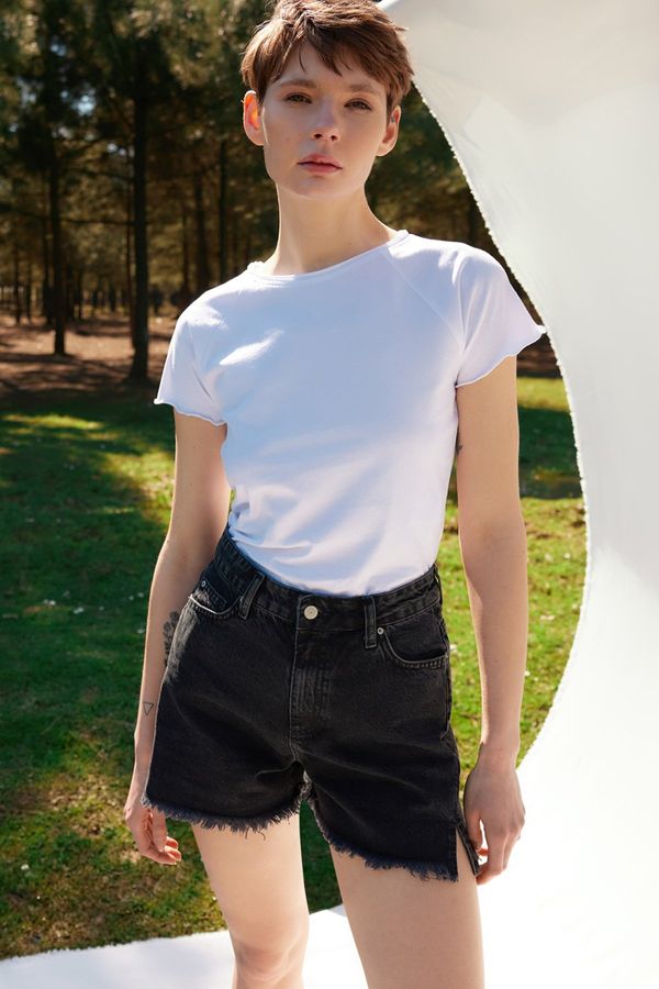 Trendyol Trendyol Black More Sustainable Slit High Waist Denim Shorts