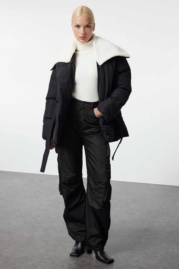 Trendyol Trendyol Black Oversize Belted Puffer Jacket with Removable Plush Detail