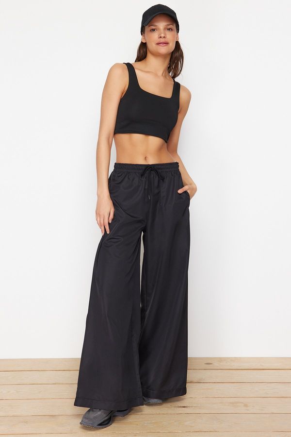 Trendyol Trendyol Black Parachute Fabric Knitted Sports Sweatpants