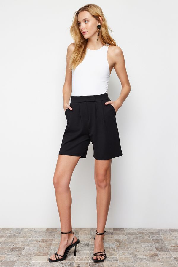 Trendyol Trendyol Black Pleated Velcro Closure Shorts & Bermuda