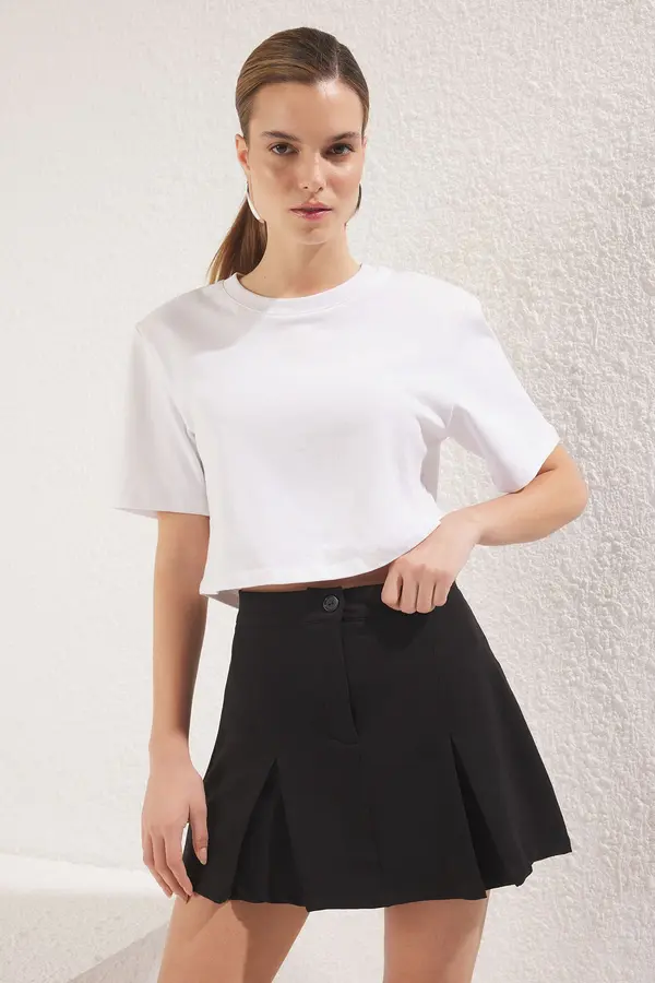 Trendyol Trendyol Black Woven Pleat Detail Short Skirt