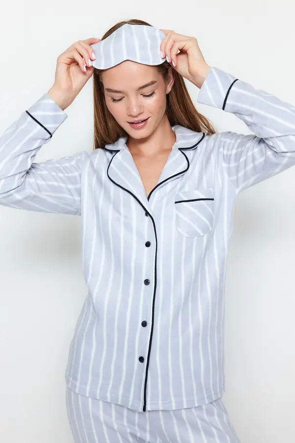 Trendyol Trendyol Blue Striped Piping Szczegółowy zestaw piżam z dzianiny