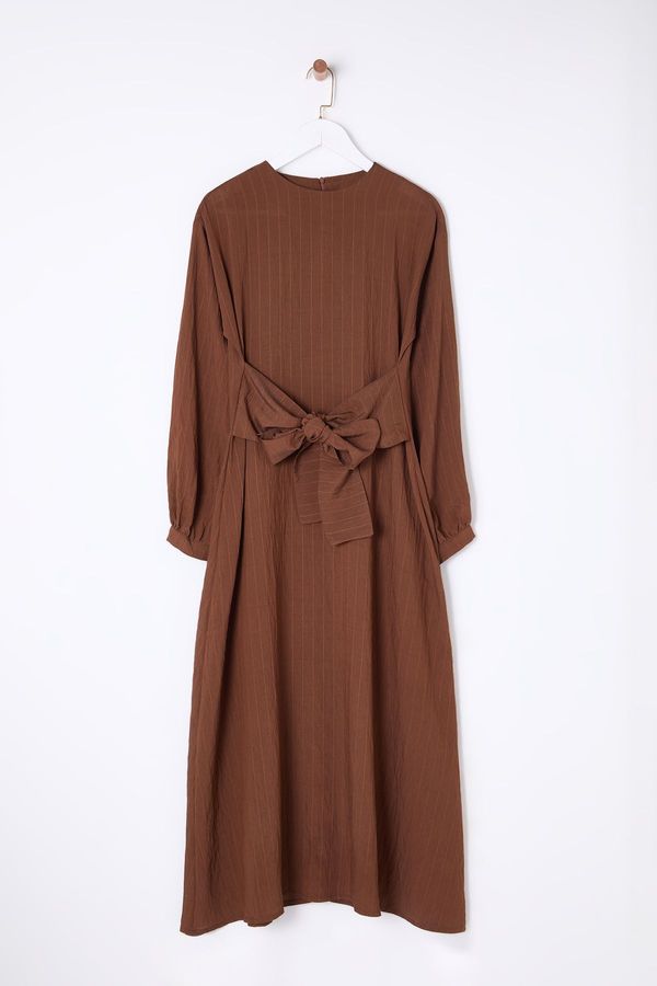 Trendyol Trendyol Brown Front Tie Woven Unlined Dress