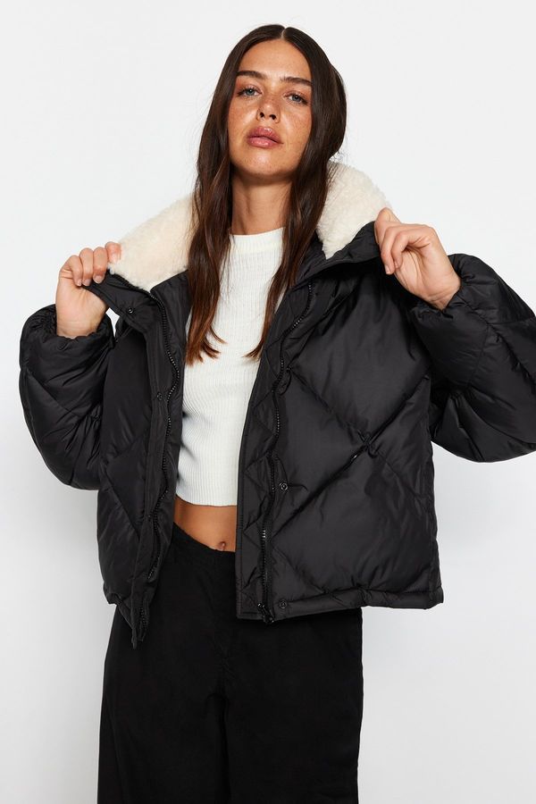 Trendyol Trendyol черен извънгабаритни плюшени яка подробни, водоотблъскващи надуваеми палто