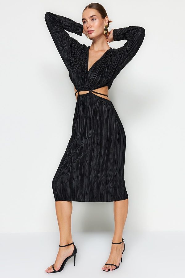 Trendyol Trendyol черен прозорец / изрязани подробни плисирани плисирана рокля