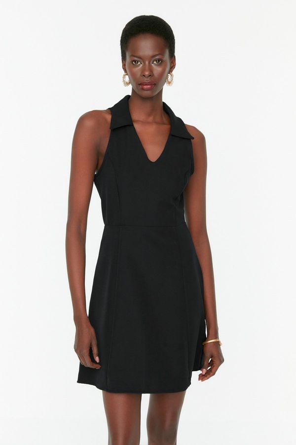 Trendyol Trendyol черна яка подробни тъкани рокля