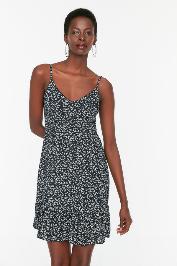 Trendyol Trendyol Черно Strappy тъкани рокля