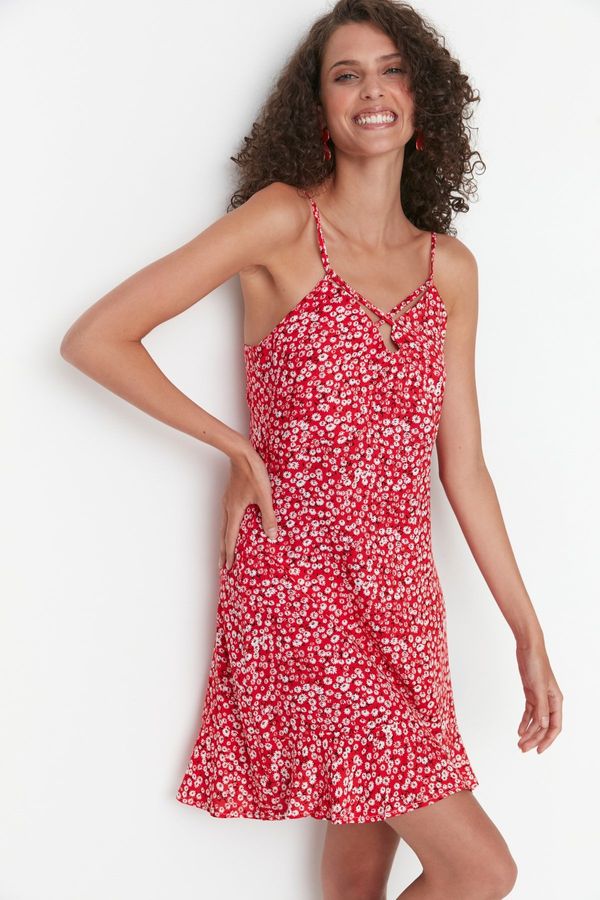 Trendyol Trendyol червена яка подробни каишка рокля