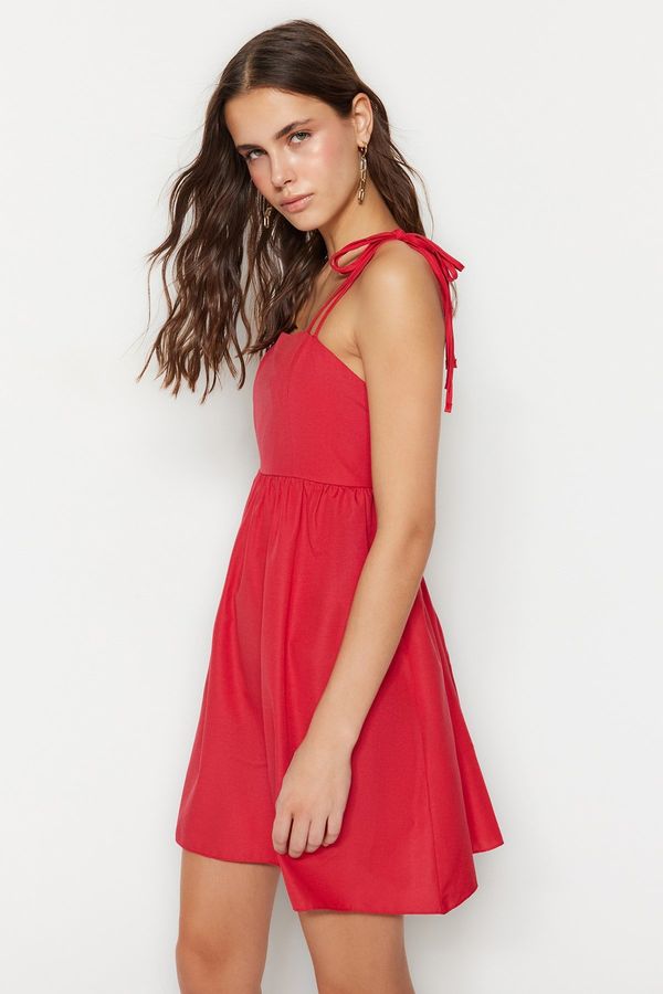 Trendyol Trendyol червено A-Cut мини тъкани Strappy тъкани рокля
