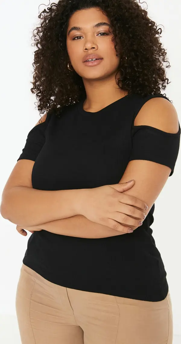 Trendyol Trendyol Curve Black Knitted Cut-Out Detailed Knitted Blouse