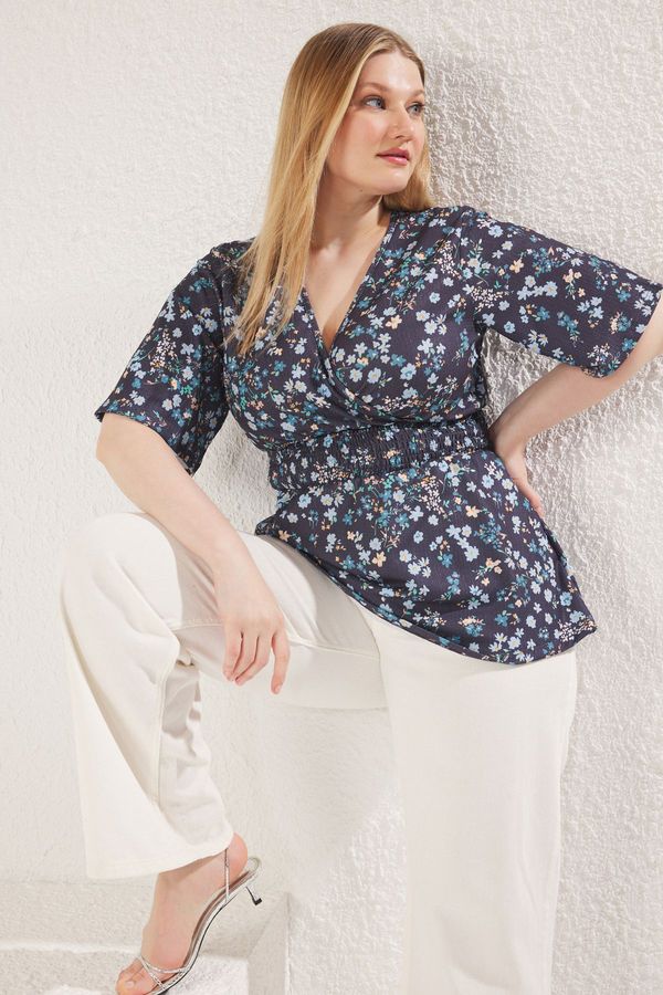 Trendyol Trendyol Curve Blue Floral Patterned Double Breasted Collar Gipe Detailed Knitted Plus Size Blouse