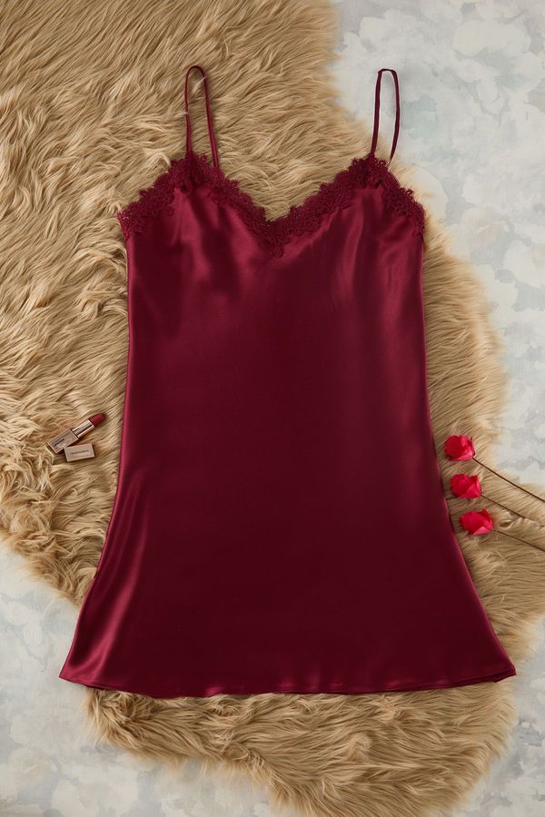 Trendyol Trendyol Curve Burgundy Lace Satin Woven Nightgown
