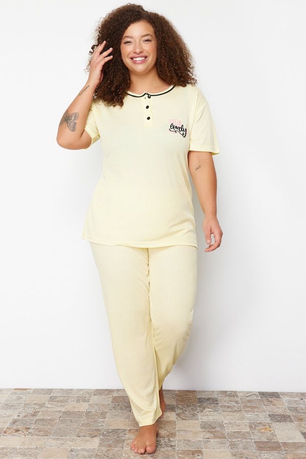 Trendyol Trendyol Curve Yellow Button Detailed Camisole Knitted Pajamas Set