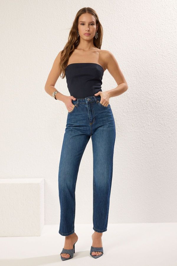 Trendyol Trendyol Dark Blue High Waist Straight Jeans