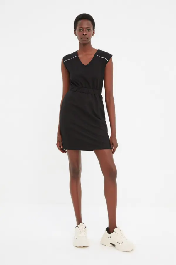Trendyol Trendyol Dress - Schwarz - A-line