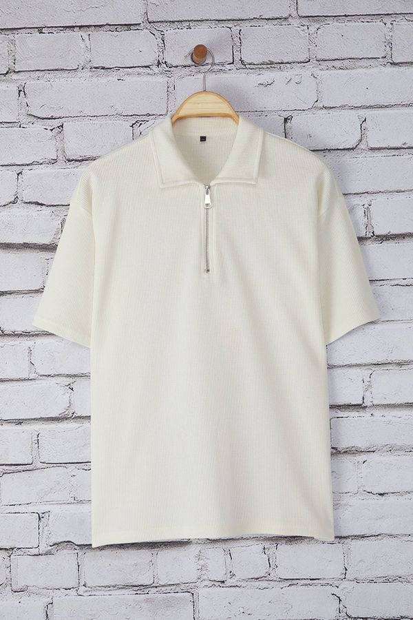 Trendyol Trendyol Ecru Oversize/Wide Cut Textured Zippered Polo Neck T-shirt