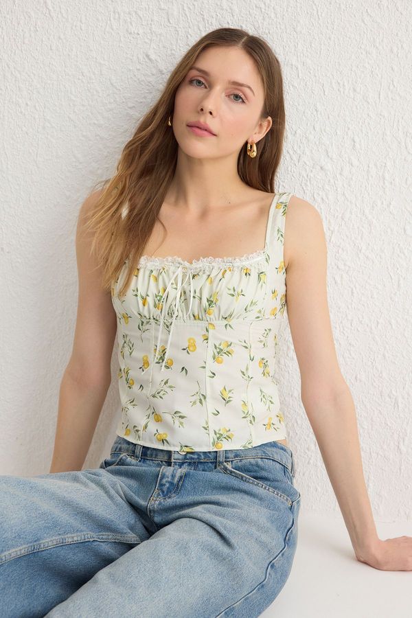 Trendyol Trendyol Ecru Strappy Lemon Patterned Front Gathered Crop Woven Blouse