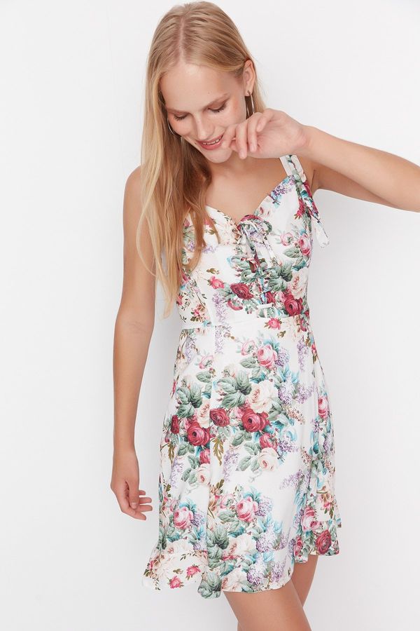 Trendyol Trendyol Ecru тъкани Eyelet подробни мини тъкани рокля