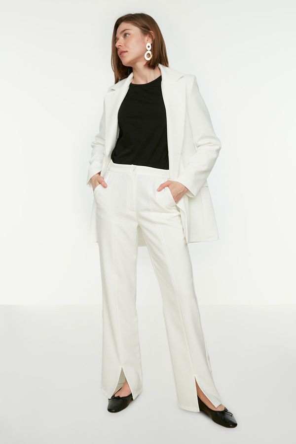 Trendyol Trendyol Ecru висока талия цепка подробни тъкани панталони с джобове