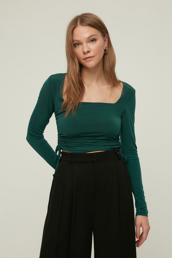 Trendyol Trendyol Emerald Square Neck Gathered Detailed Fitted/Situated Crop Elastic Knitted Blouse