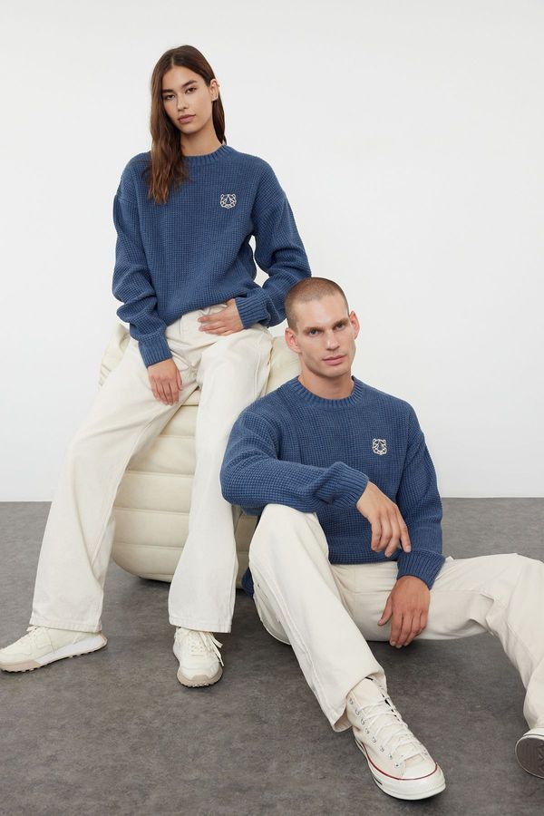 Trendyol Trendyol Indigo FL Men's Oversize Crew Neck Textured Knitwear Sweater