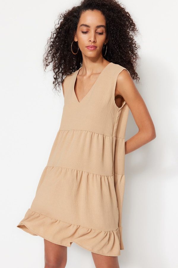 Trendyol Trendyol камила широко изрязани мини рокля с течащи къдри в тъкани
