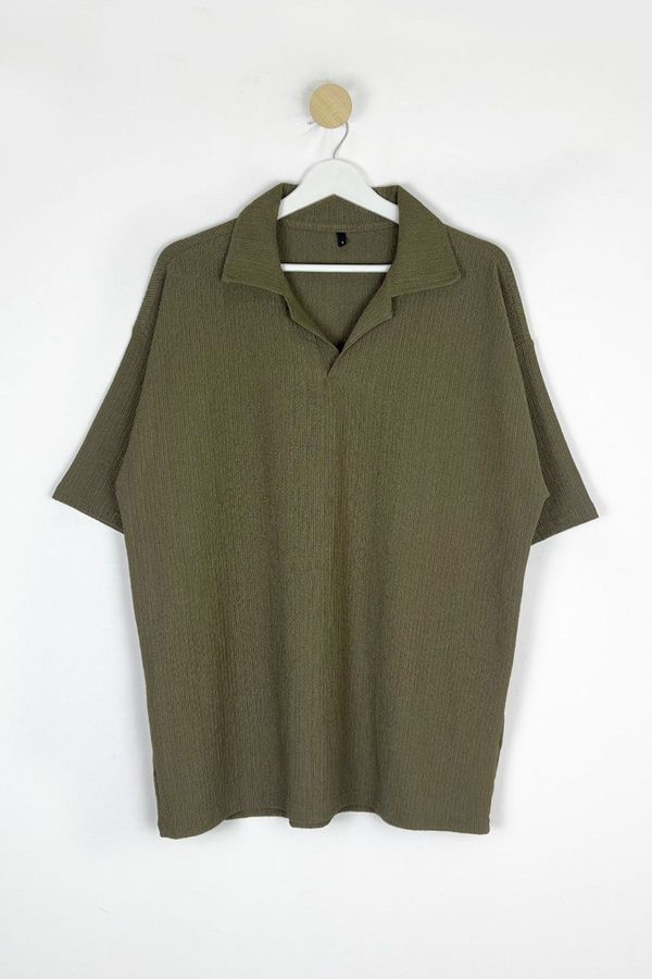 Trendyol Trendyol Khaki Oversize/Wide Cut Burlesque Textured Premium Quality Polo Neck T-shirt