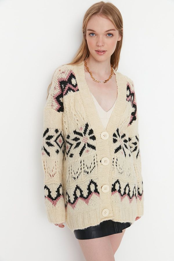 Trendyol Trendyol мека текстурирана екрю v-образно деколте шарени пуловер трикотаж жилетка