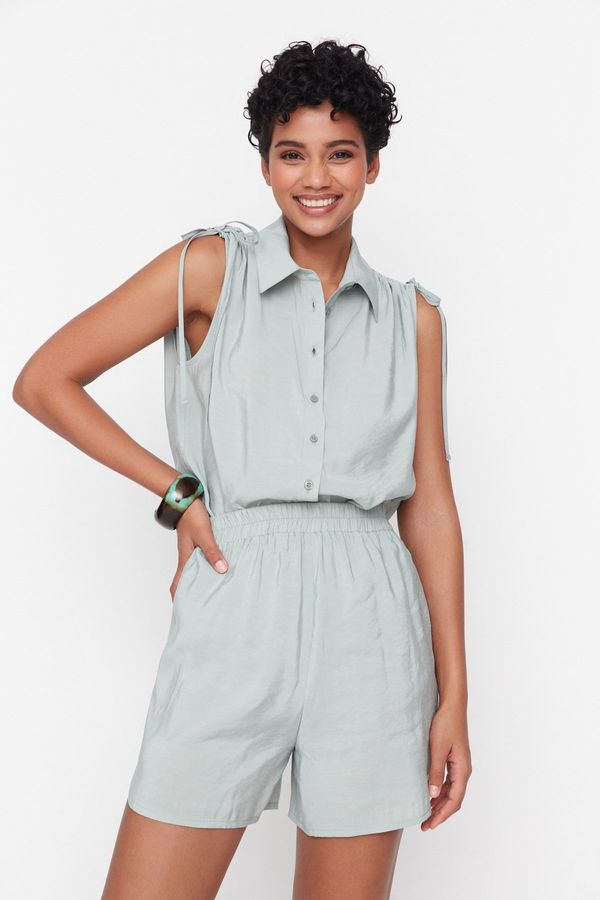 Trendyol Trendyol Mint Woven Shorts