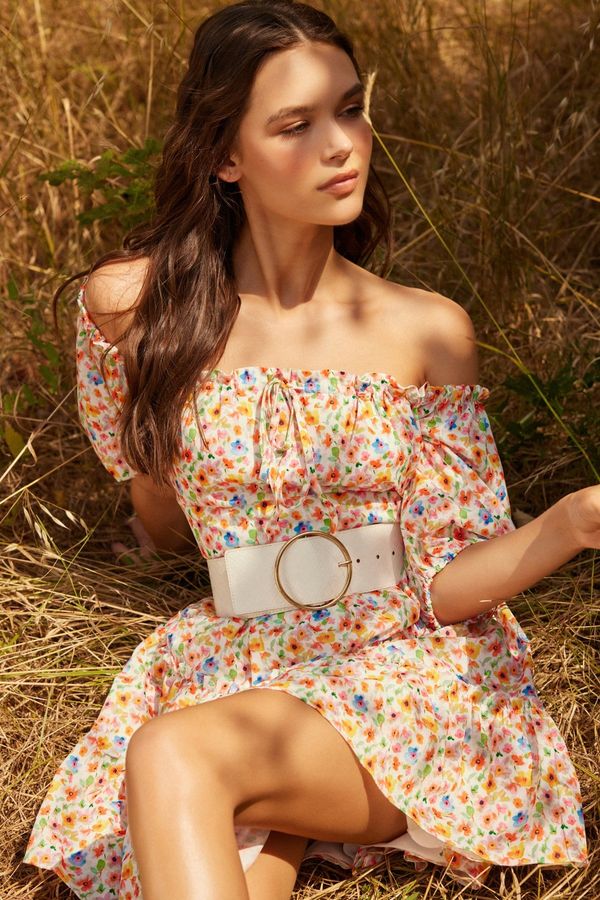 Trendyol Trendyol многоцветен талията отворен мини тъкани облицовани накъдрен цветен модел тъкани рокля