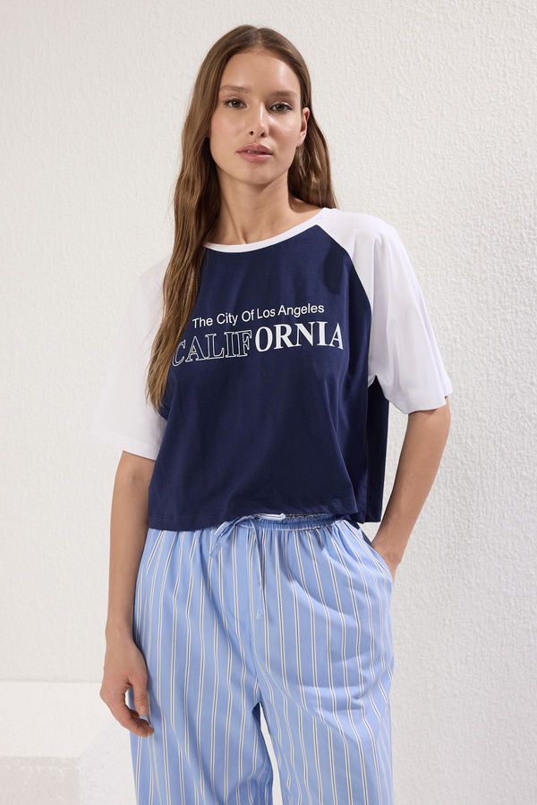 Trendyol Trendyol Navy Blue 100% Cotton Color Block Slogan Printed Relaxed Crop Knit T-Shirt