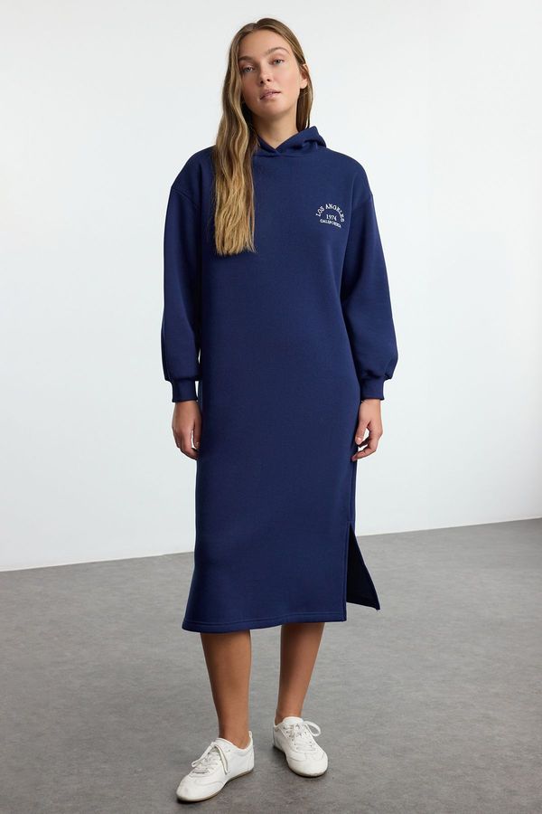 Trendyol Trendyol Navy Blue Slogan Embroidered Hooded Midi Thick Polar Fleece Knitted Sweatshirt Dress