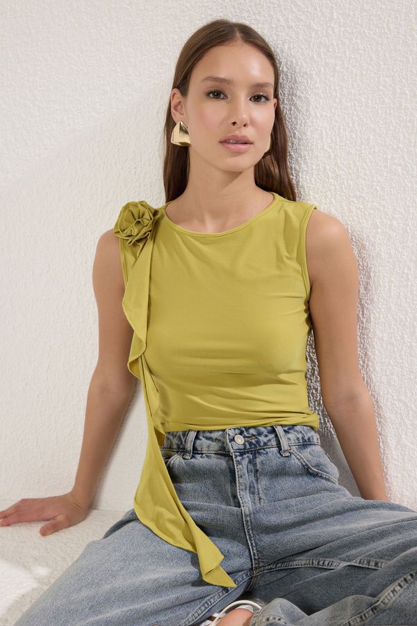 Trendyol Trendyol Oil Green Rose Accessory Detailed Ruffle Knitted Blouse