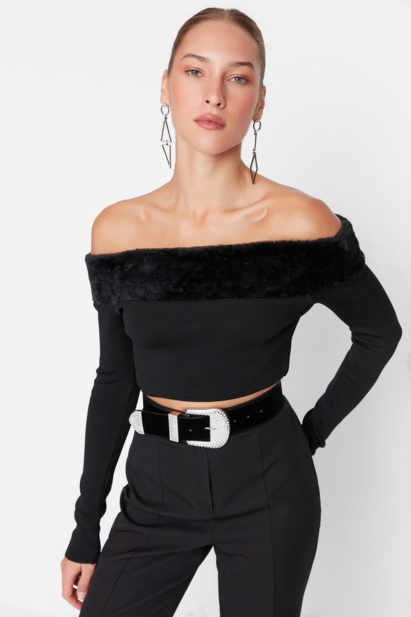 Trendyol Trendyol Plush Detailed Crop Blouse in Black
