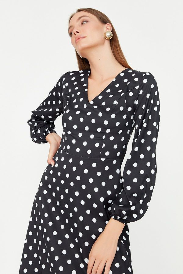 Trendyol Trendyol Polka Dot Midi тъкани тъкани рокля