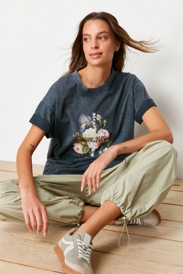 Trendyol Trendyol Premium Anthracite 100% Cotton Printed and Faded Effect Boyfriend Knitted T-Shirt