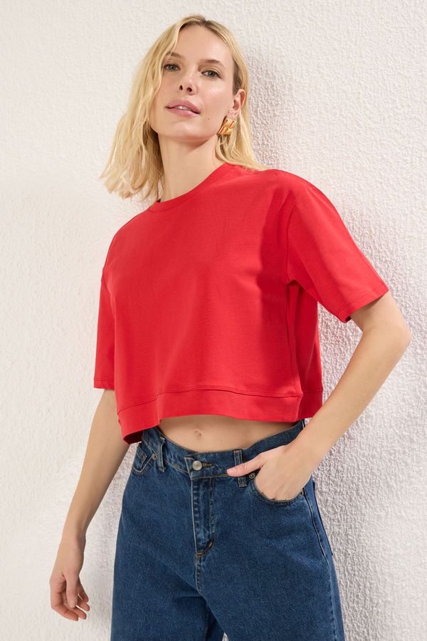 Trendyol Trendyol Red 100% Cotton Relaxed/Comfortable Crop Crew Neck Knitted T-Shirt