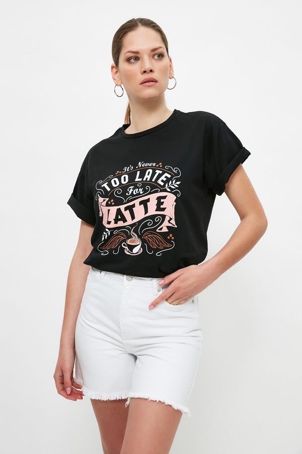 Trendyol Trendyol Shorts - Weiß - Normal Waist