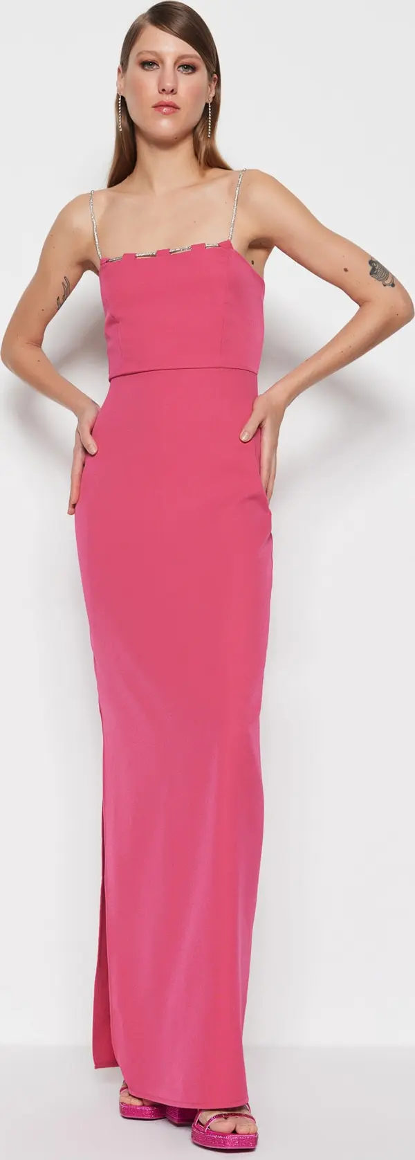 Trendyol Trendyol вечерна рокля в фуксия облицована тъкани лъскави камъни вечерна рокля