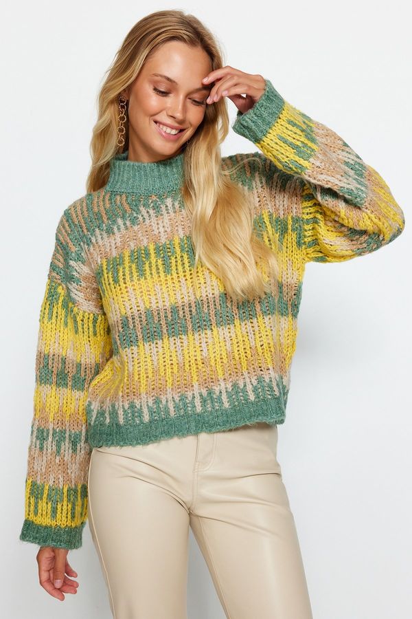 Trendyol Trendyol зелен мек текстурирани дебели стоящи яка трикотаж пуловер