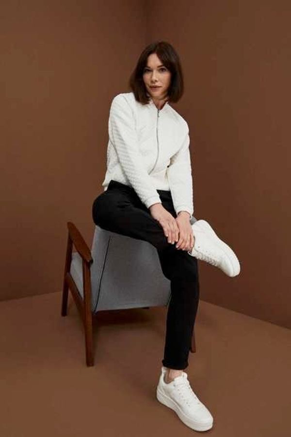 Moodo Trousers with stripes