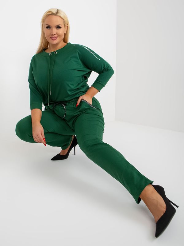 Fashionhunters Тъмно зелен плюс размер sweatpants с ластик на талията от Savage
