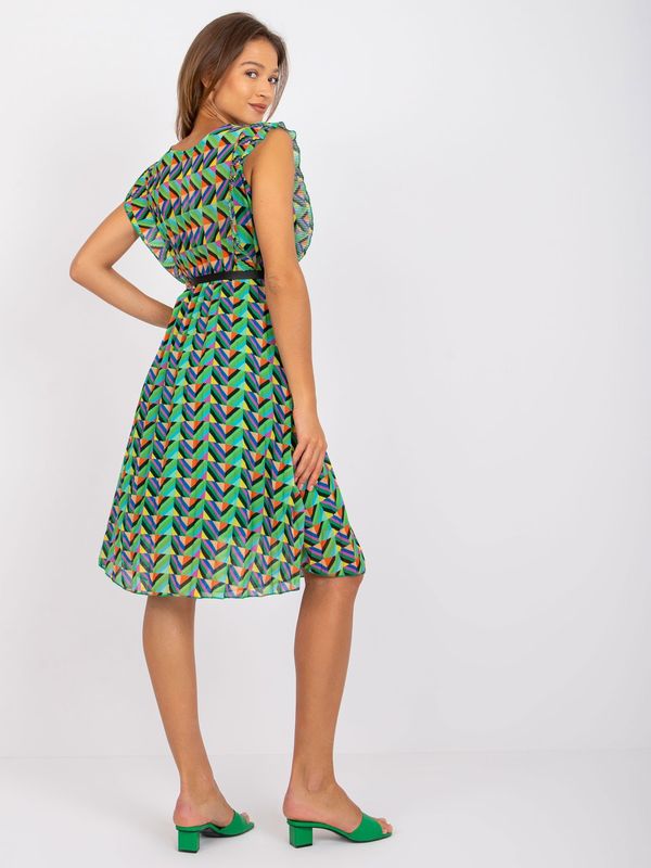 Fashionhunters Тъмно зелена суитшърт рокля с шнур