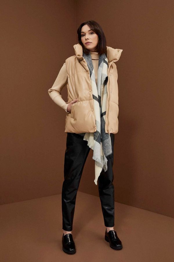 Moodo Ватирана жилетка с джобове